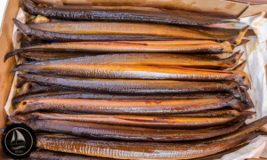 Kuumsuitsutatud angerjas (1kg)